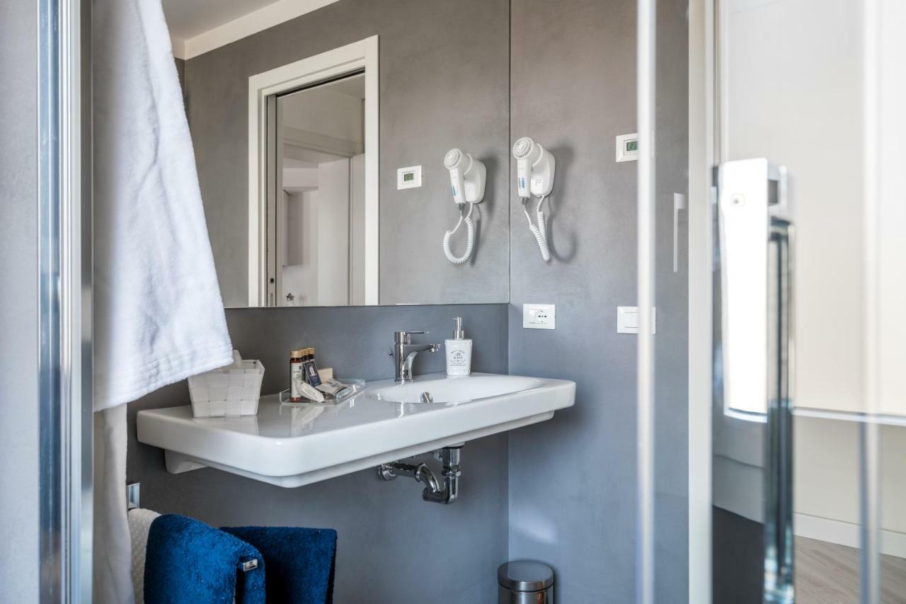 Heaven Biennale, The Elegant Apartment Venice